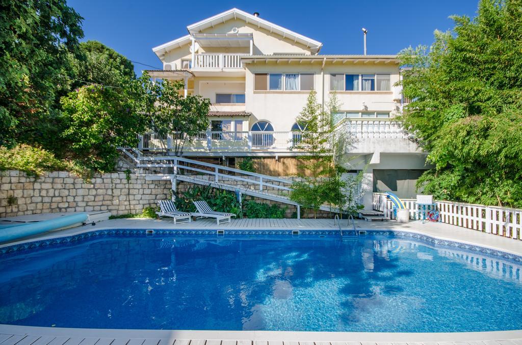 Ha'Seuda Ha'Achrona Suites Amirim Luaran gambar